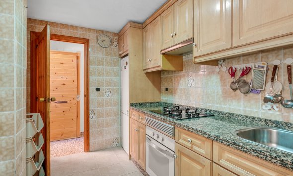 Resale - Apartment - Arenales del Sol - Segunda linea playa