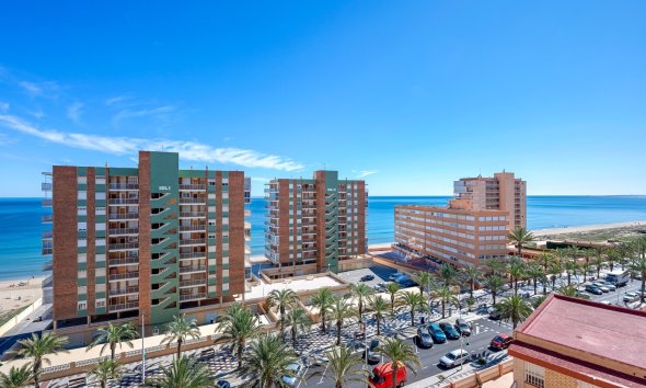 Resale - Apartment - Arenales del Sol - Segunda linea playa