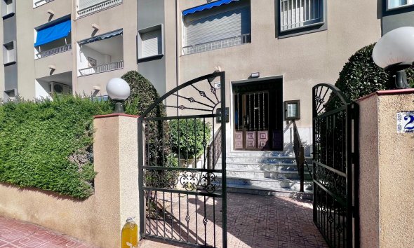 Resale - Apartment - Torrevieja - Punta prima