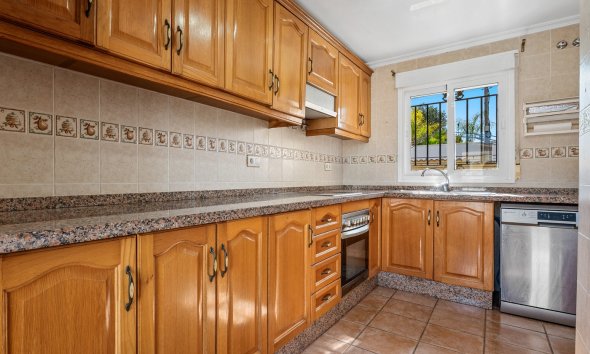 Resale - Villa - Orihuela Costa - Castillo de Don Juan