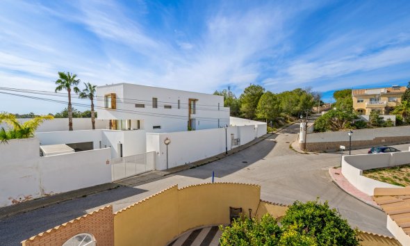 Resale - Villa - Orihuela Costa - Castillo de Don Juan