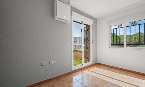 Resale - Villa - Orihuela Costa - Castillo de Don Juan