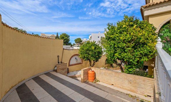Resale - Villa - Orihuela Costa - Castillo de Don Juan