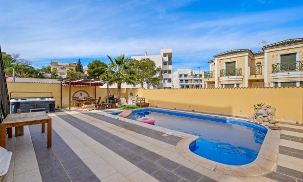 Resale - Villa - Orihuela Costa - Castillo de Don Juan