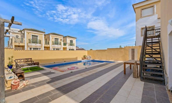 Resale - Villa - Orihuela Costa - Castillo de Don Juan