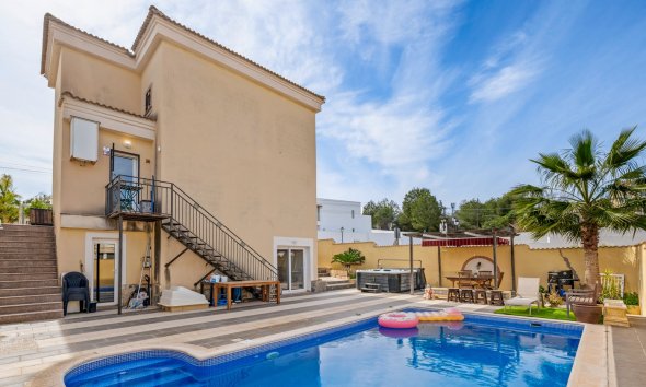 Resale - Villa - Orihuela Costa - Castillo de Don Juan