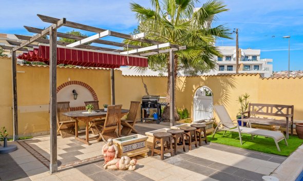 Resale - Villa - Orihuela Costa - Castillo de Don Juan