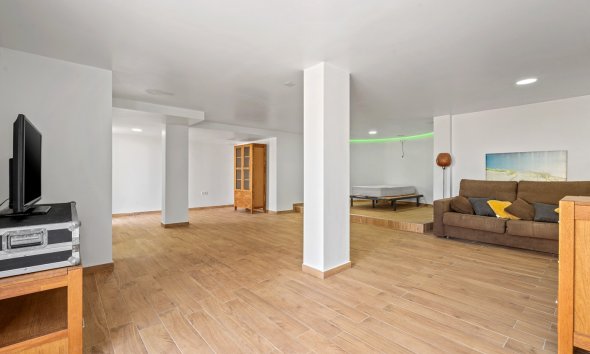 Resale - Villa - Orihuela Costa - Castillo de Don Juan