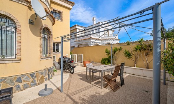 Resale - Villa - Orihuela Costa - Castillo de Don Juan