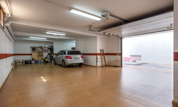 Resale - Villa - Los Montesinos - La Herrada