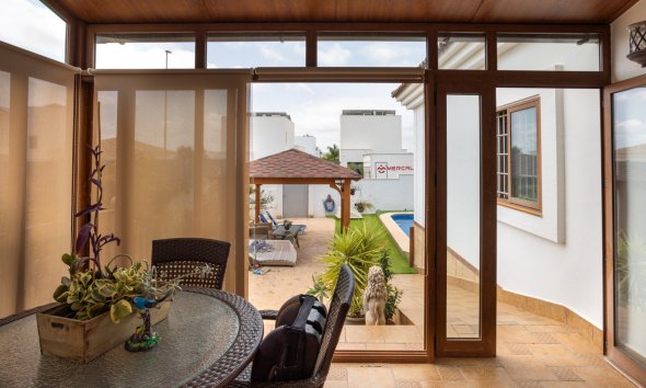 Resale - Villa - Los Montesinos - La Herrada