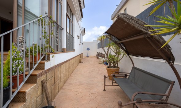 Resale - Villa - Los Montesinos - La Herrada