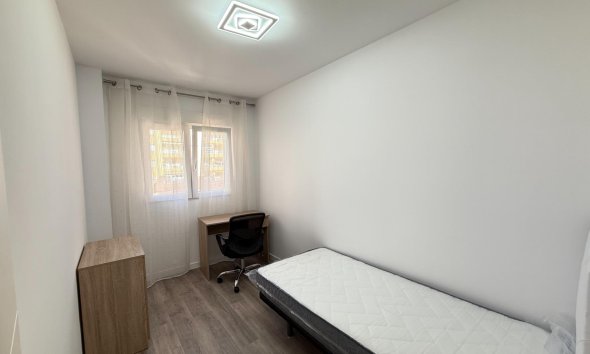 Resale - Apartment - Torrevieja - Centro