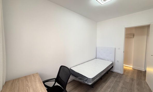 Resale - Apartment - Torrevieja - Centro