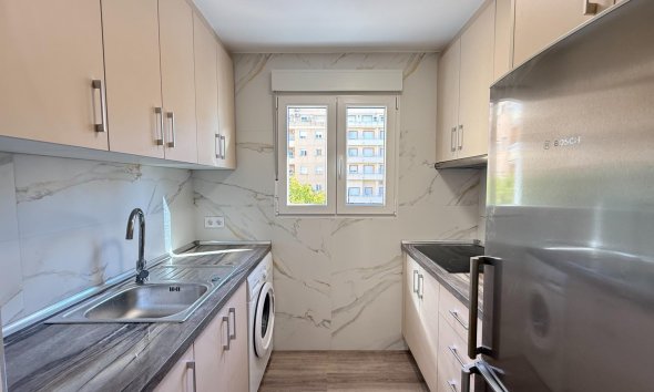 Resale - Apartment - Torrevieja - Centro