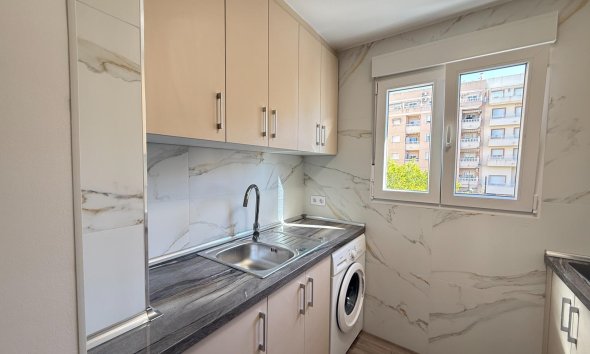 Resale - Apartment - Torrevieja - Centro