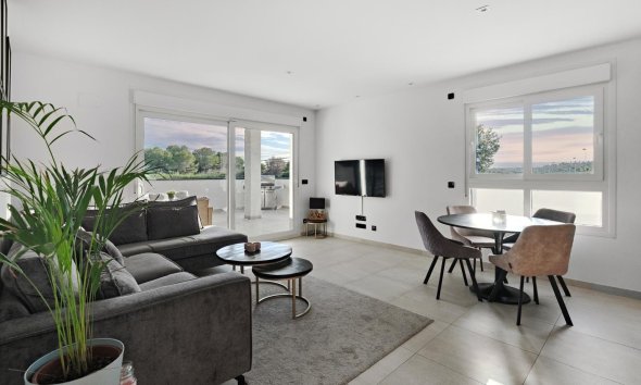 Resale - Apartment - Orihuela Costa - Villamartin