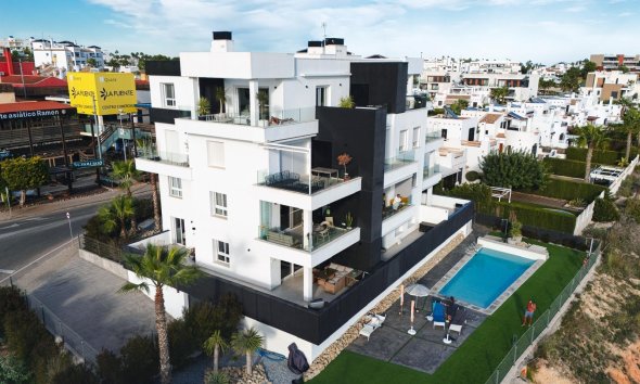 Resale - Apartment - Orihuela Costa - Villamartin