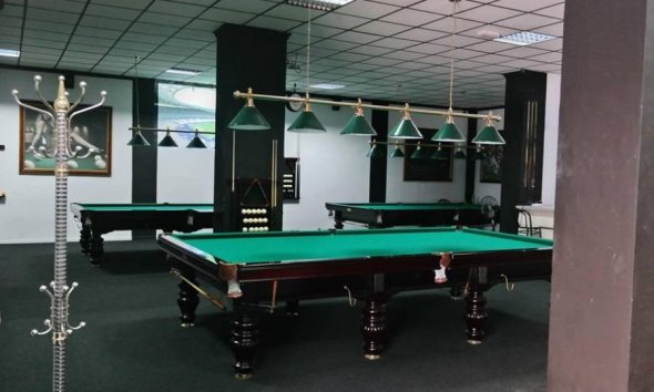 Resale - Commercial premises / Commercial unit / Retail space - Torrevieja - Playa del cura