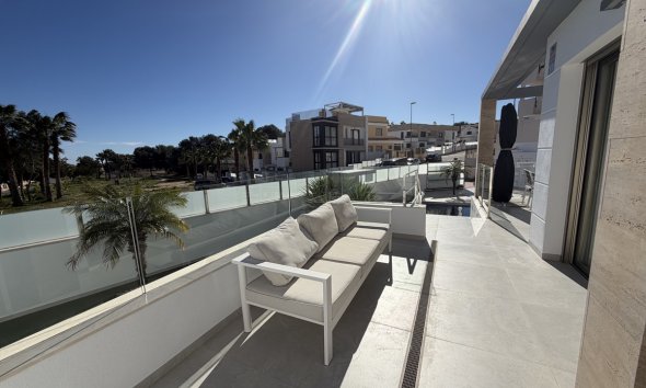 Resale - Villa - Orihuela Costa - Villamartin