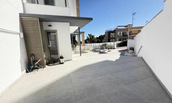 Resale - Villa - Orihuela Costa - Villamartin