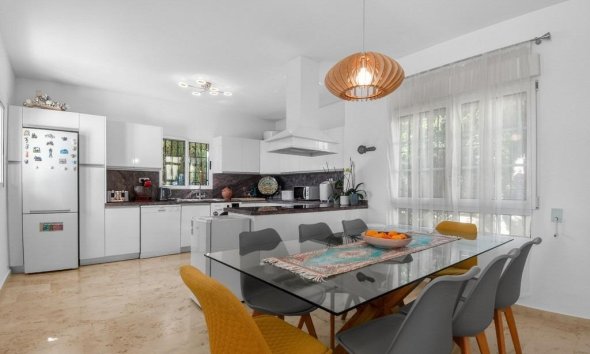 Resale - Villa - Orihuela Costa - Las Ramblas