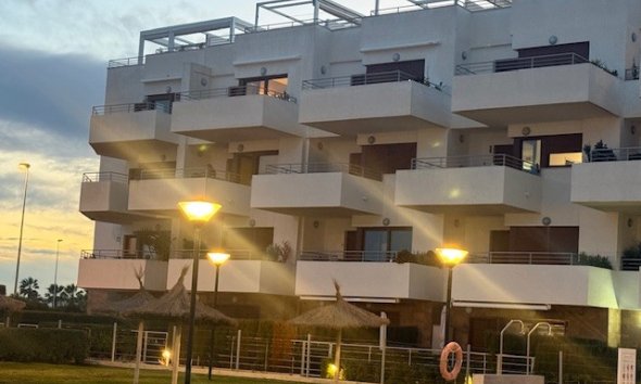 Resale - Apartment - Orihuela Costa - Dehesa de Campoamor
