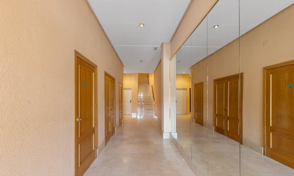 Reventa - Apartamento - Los Montesinos