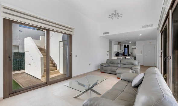 Resale - Villa - Orihuela Costa - Vistabella Golf