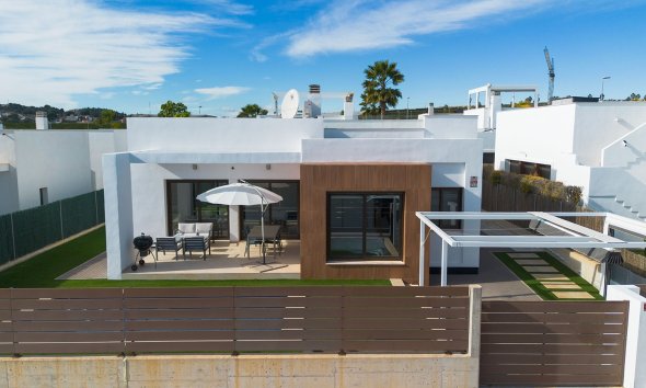 Resale - Villa - Orihuela Costa - Vistabella Golf