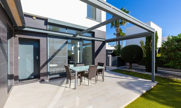 Resale - Villa - Algorfa - La Finca Golf