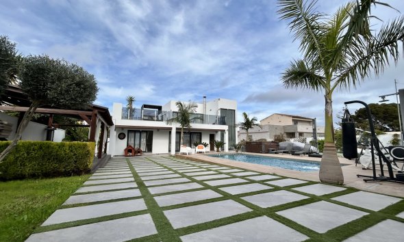 Resale - Villa - Torrevieja - Los Balcones