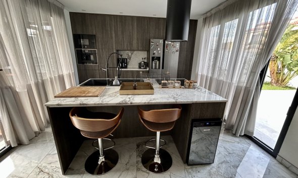 Resale - Villa - Torrevieja - Los Balcones