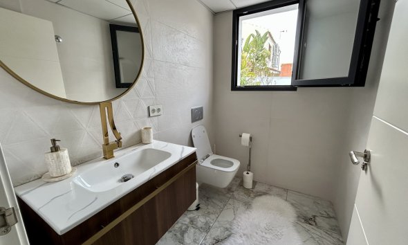 Resale - Villa - Torrevieja - Los Balcones