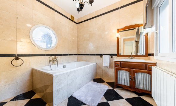 Resale - Villa - Orihuela Costa - Dehesa De Campoamor