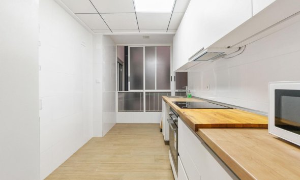 Resale - Apartment - Torrevieja - Playa del cura