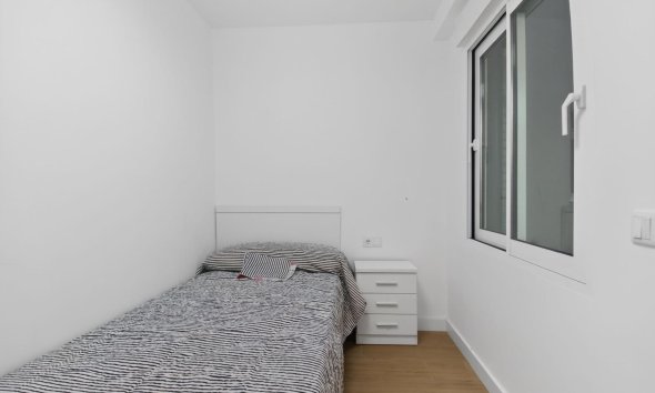 Resale - Apartment - Torrevieja - Playa del cura