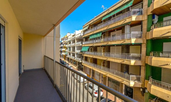 Resale - Apartment - Torrevieja - Playa del cura