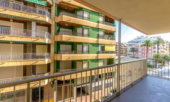 Resale - Apartment - Torrevieja - Playa del cura