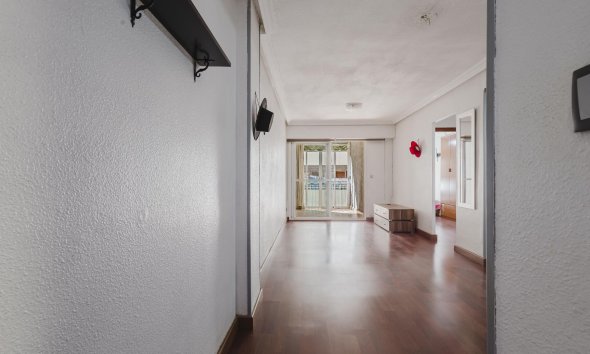 Resale - Apartment - Torrevieja - Playa del Acequión