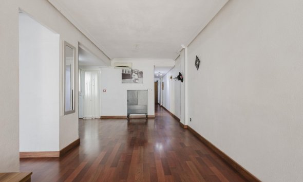 Resale - Apartment - Torrevieja - Playa del Acequión