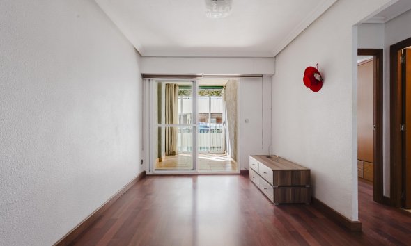 Resale - Apartment - Torrevieja - Playa del Acequión