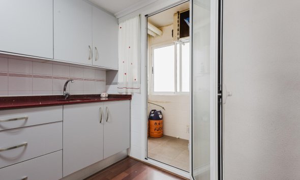 Resale - Apartment - Torrevieja - Playa del Acequión