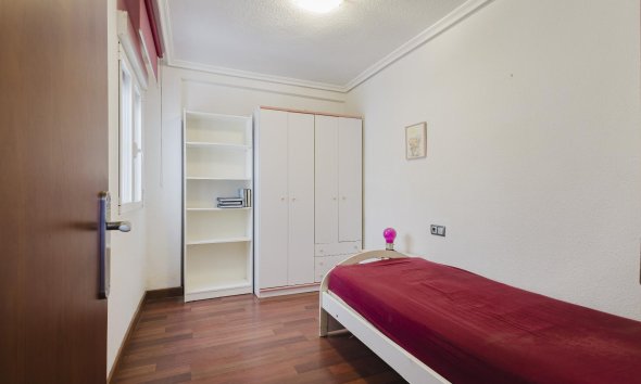 Resale - Apartment - Torrevieja - Playa del Acequión