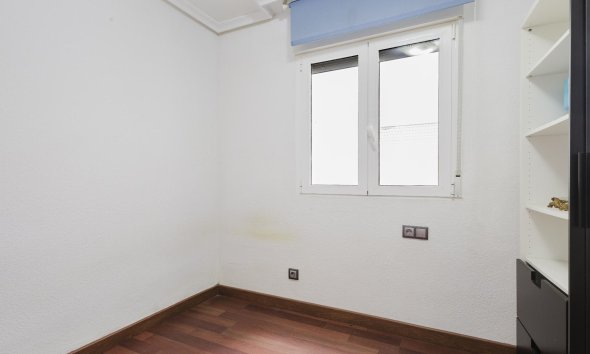 Resale - Apartment - Torrevieja - Playa del Acequión