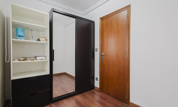 Resale - Apartment - Torrevieja - Playa del Acequión