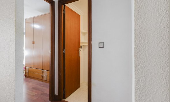 Resale - Apartment - Torrevieja - Playa del Acequión