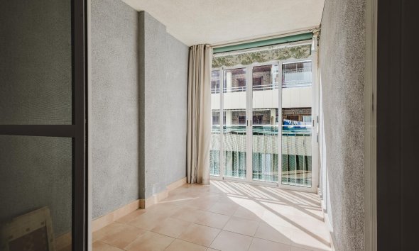 Resale - Apartment - Torrevieja - Playa del Acequión