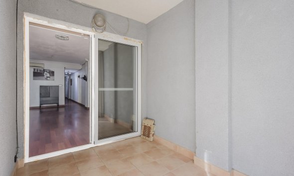 Resale - Apartment - Torrevieja - Playa del Acequión