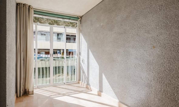 Resale - Apartment - Torrevieja - Playa del Acequión